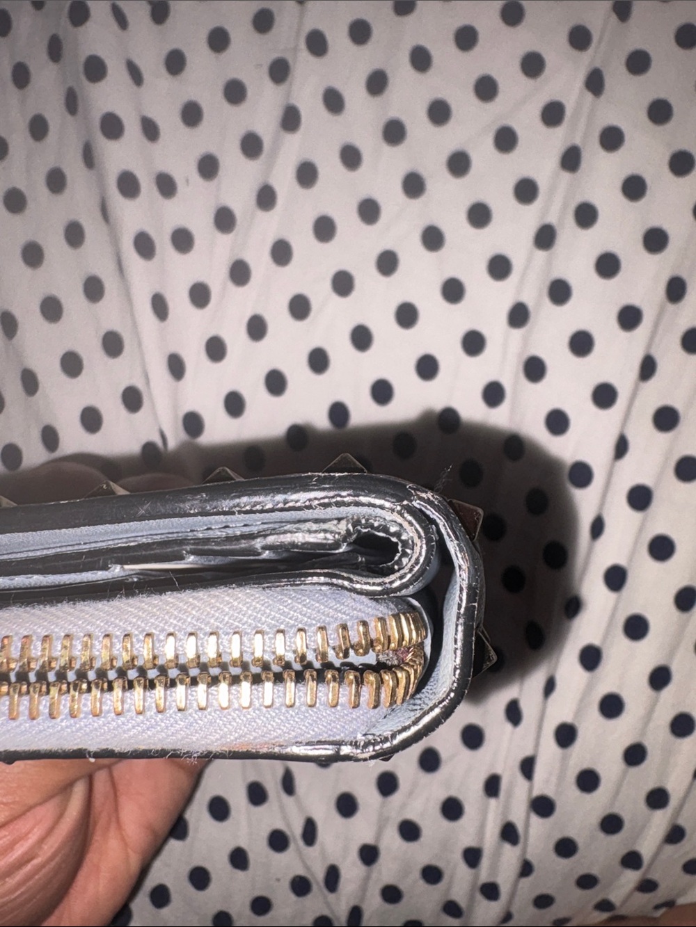 Valentino Garavani Rock-stud Compact Wallet - Picture 15 of 16